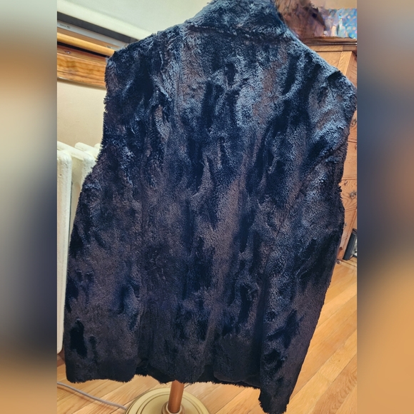 JM COLLECTION BLACK FAUX FUR VEST SIZE L - Picture 4 of 9